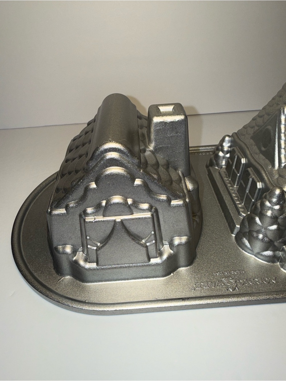 Nordic Ware Gingerbread House Duet Pan - Picture 2 of 11